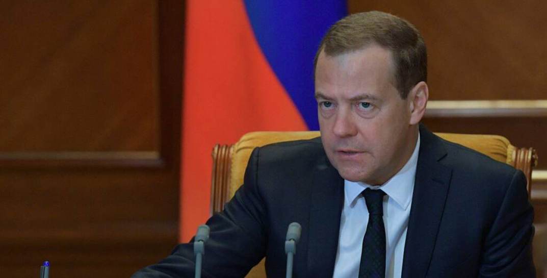 Медведев заявил, что Россия в будущем может потребовать тотальной капитуляции Украины