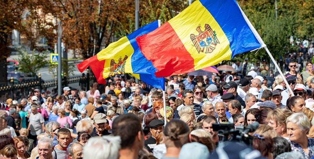 В Кишиневе начались массовые акции протеста с требованием смены власти в Молдове