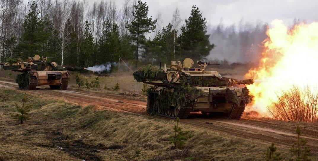 В Польше начались танковые учения с участием США и Великобритании