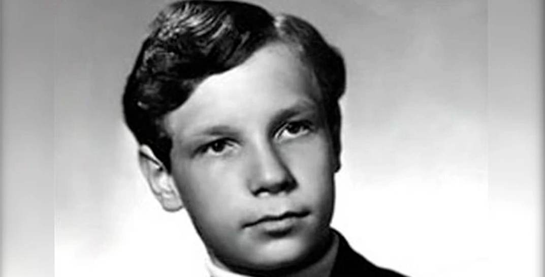 «Я любил этот город, я любил этот дом». Умер Борис Моисеев — звезда эстрады родом из Могилева. Каким было его могилевское детство?