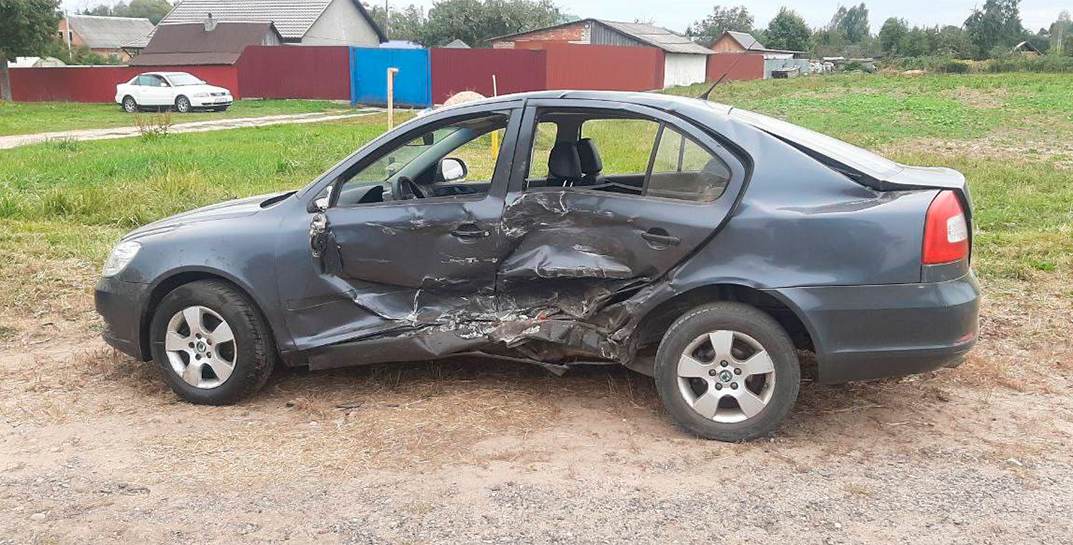 Столкновение в Осиповичском районе, оба водителя в больнице. Причина — обгон в неположенном месте и состояние алкогольного опьянения