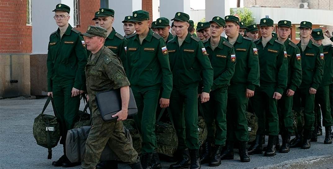 Путин подписал закон, ужесточающий наказание за отказ воевать и вводящий в УК статью о сдаче в плен