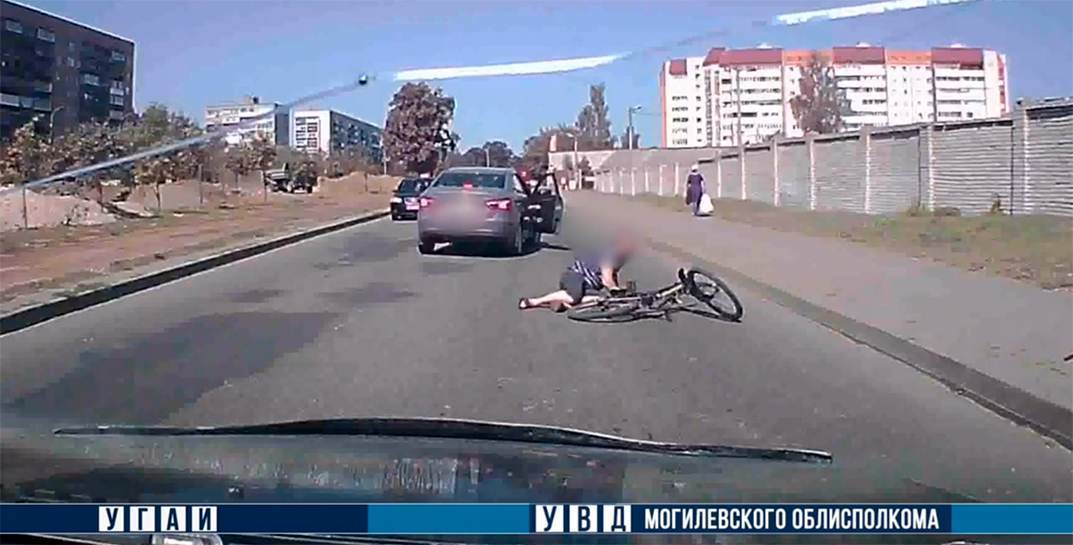 В Могилеве велосипедист врезался в автомобиль
