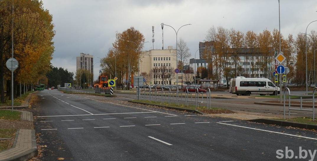 Четырехполосная дорога, велодорожка, парковки: в Могилеве завершают второй этап реконструкции улицы Бялыницкого-Бирули