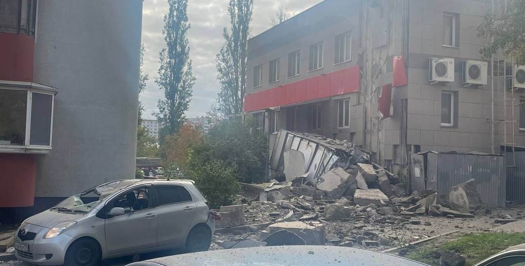 В Белгороде часть ракеты упала на многоэтажный дом