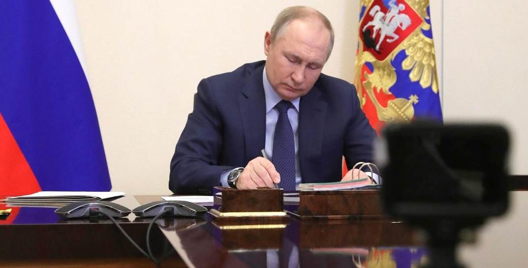 Путин подписал законы о присоединении четырех украинских регионов к России