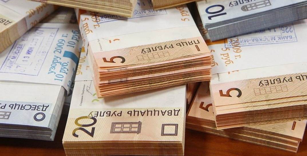 Экспедитор из Бобруйска присвоил выручку интернет-магазина в 15 тысяч рублей и проиграл в интернет-казино