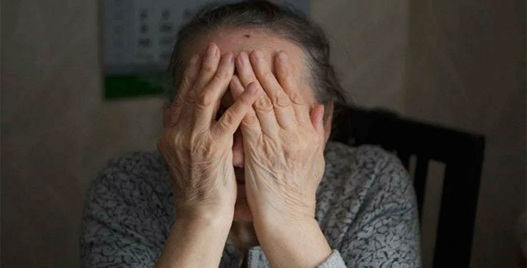 В Лиде продавщица на 270 рублей обманула бабушку, которая попросила обменять пенсию на более крупные купюры