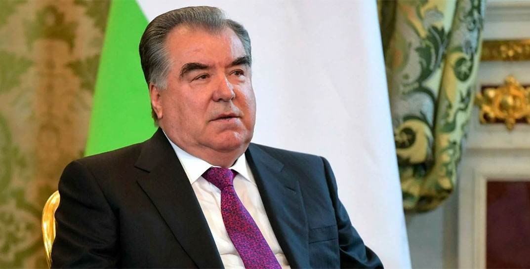 «Да, мы малые народы. Но у нас есть история, культура. Мы хотим, чтобы нас уважали». Президент Таджикистана Рахмон на саммите в Астане прочитал Путину лекцию об отношении к народам Центральной Азии