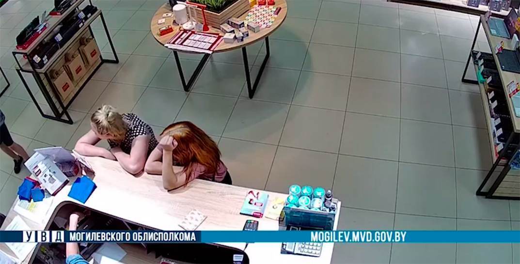 Могилевчанка забыла в гостях у подруг паспорт. Вместо того чтобы вернуть документ, те попытались оформить кредит на ноутбук