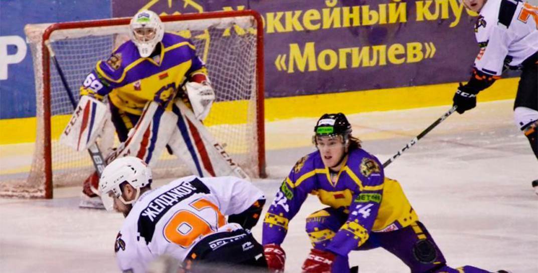 ХК «Могилев» провел два домашних матча против солигорского «Шахтера». Игры завершились со счетом 1:6 и 1:5