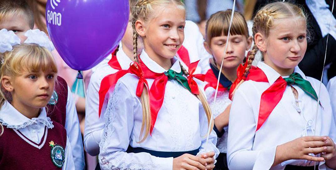 Во время каникул белорусских школьников нагрузят идеологией. Генпрокурор поделился планами организовать детям «правильный отдых»