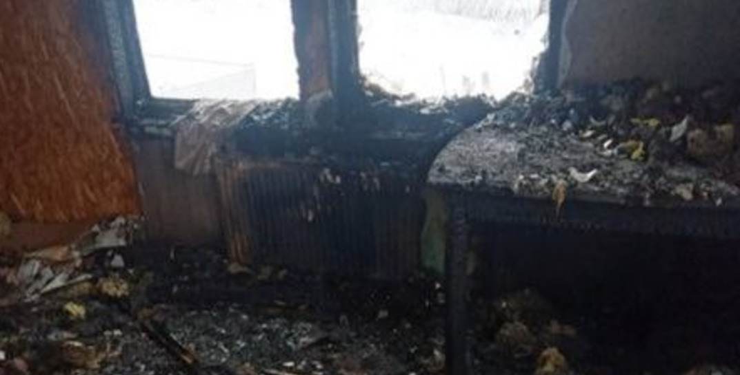Всё сгорело: многодетная семья из Могилевского района осталась без дома и вещей — теперь им нужна помощь