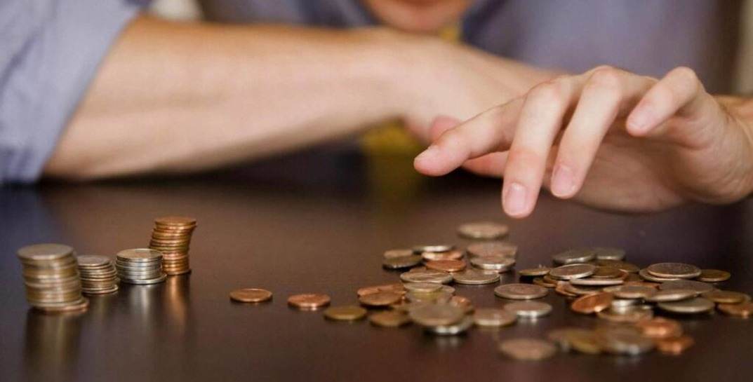 Денег не одалживает, кредитов не берет. Продавец-консультант из Бобруйска живет на 650 рублей