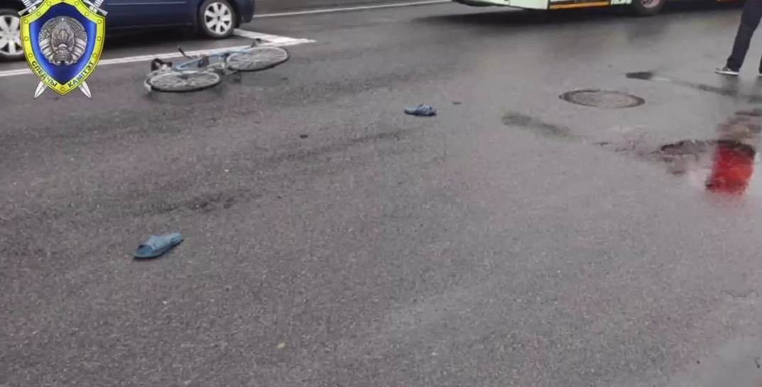 Один проигнорировал смену сигналов светофора, другой поехал на красный. В СК рассказали подробности жуткого ДТП в Могилеве, где самосвал задавил велосипедиста