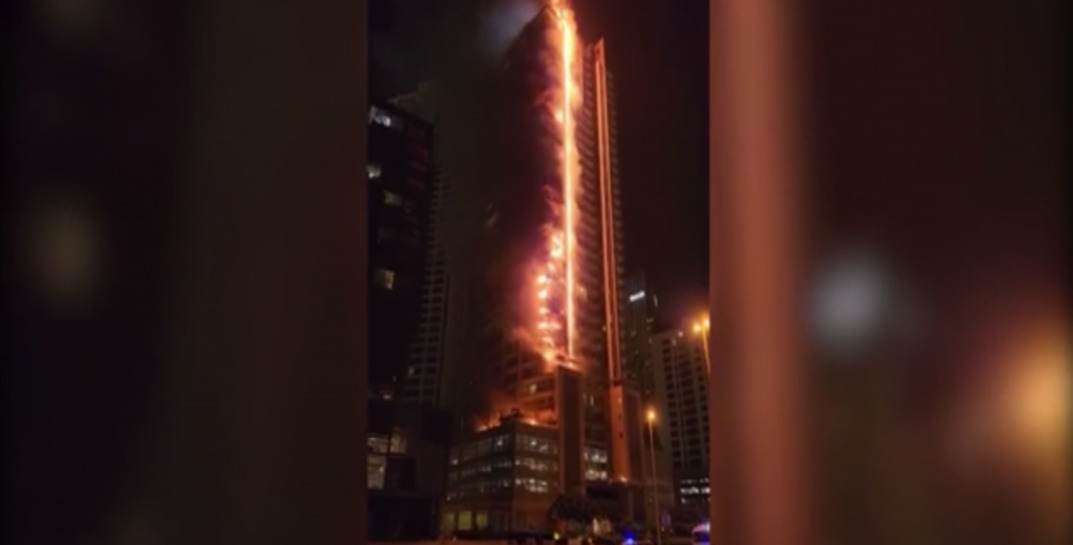 В Дубае горел многоэтажный комплекс рядом с самым высоким зданием в мире