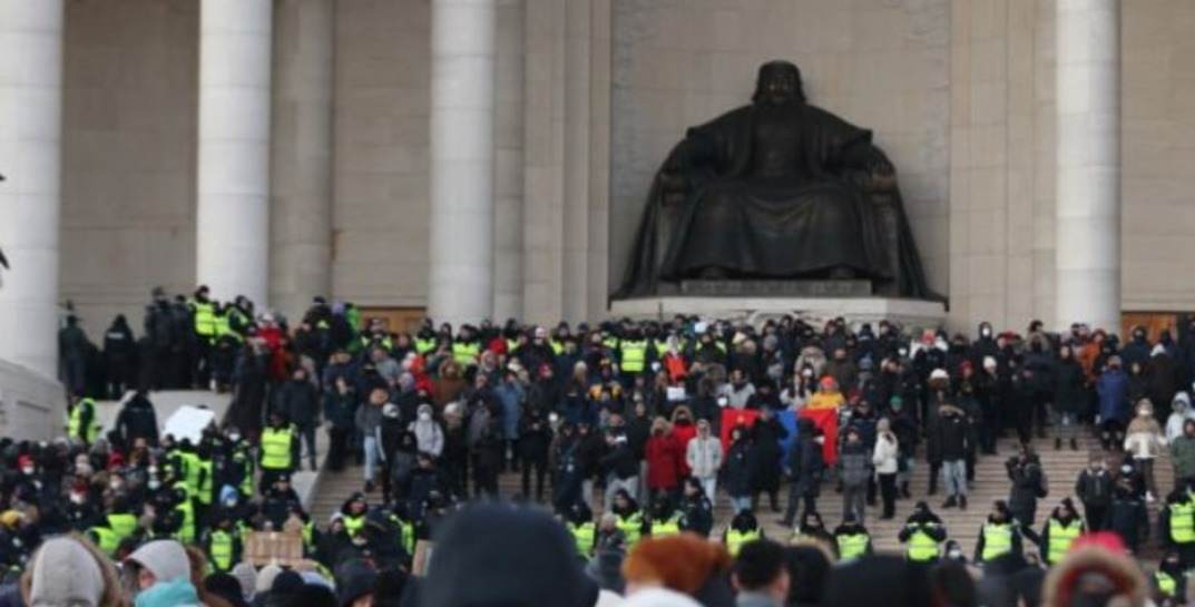 В Монголии начались массовые протесты против коррупции