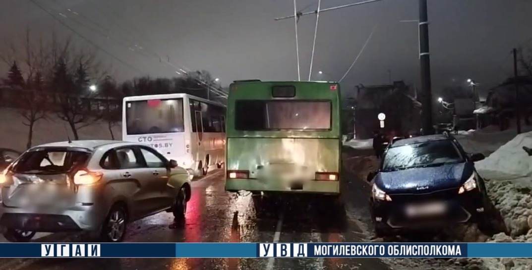 ГАИ: сложные погодные условия стали причиной множества механических ДТП в Могилеве