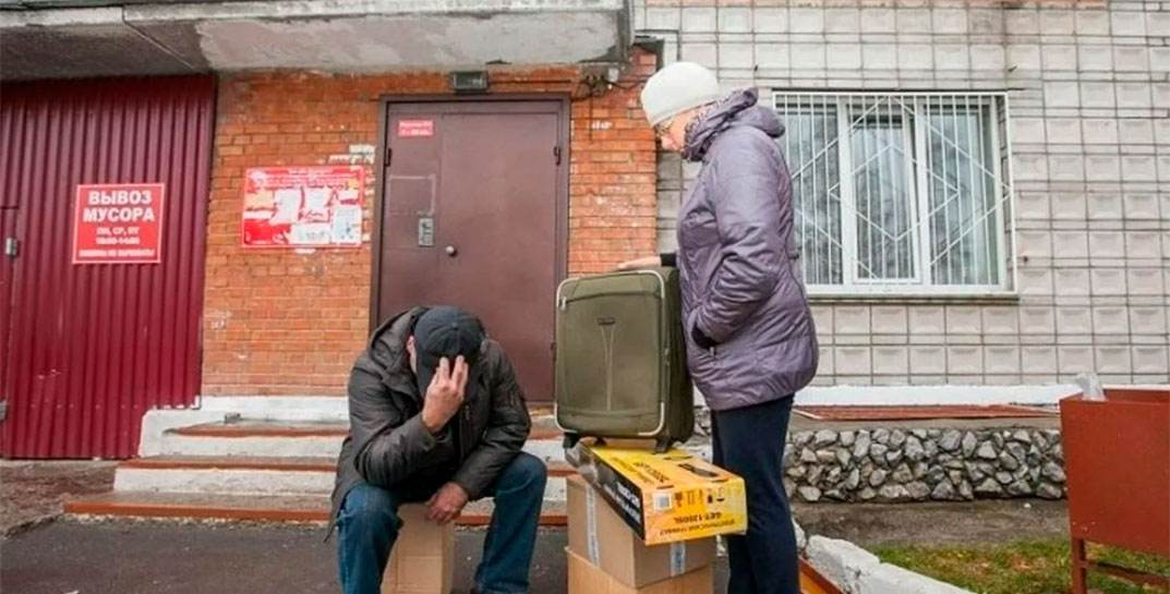 Стало известно, когда у должников по ЖКУ забирают квартиру