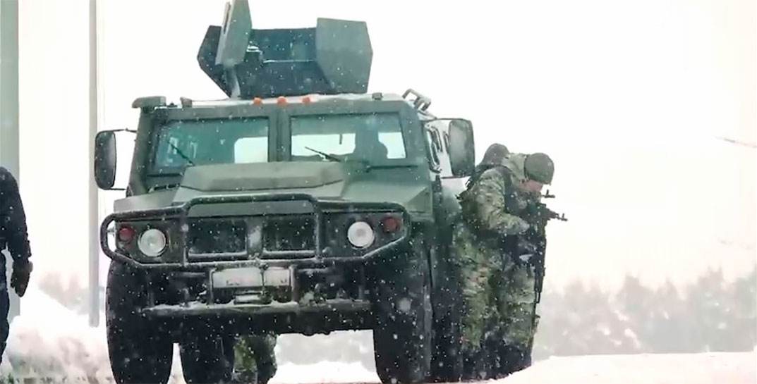 В Беларуси из военных запаса сформировали отряд «Смерч». В задачи отряда входит борьба с группами диверсантов и незаконными формированиями