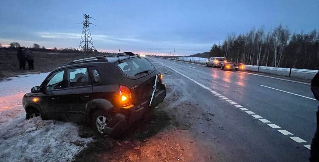 В Бобруйском районе за полчаса на одном участке дороге случилось пять ДТП