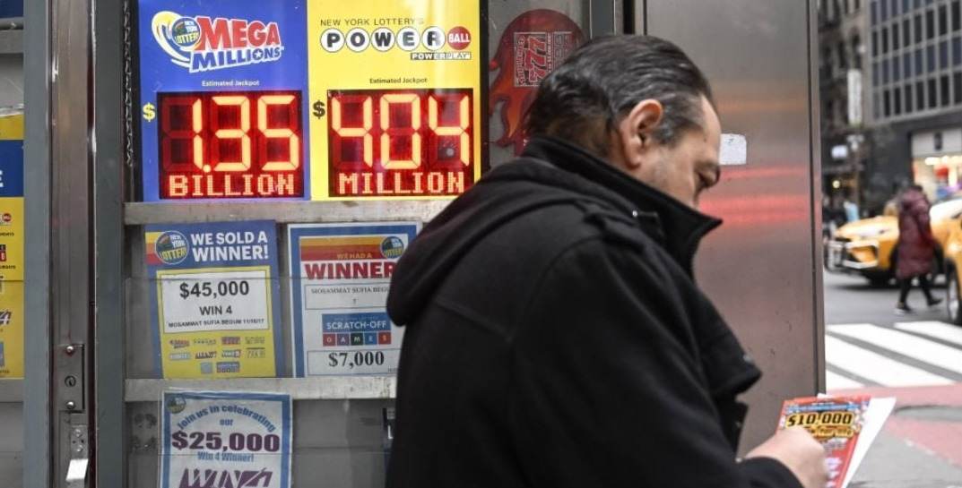 Американец в штате Мэн выиграл в лотерею более 1,3 миллиарда долларов