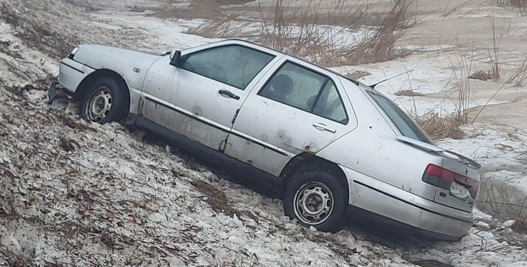 В Горецком районе пьяный мужчина угнал у соседа автомобиль и попал на нем в ДТП