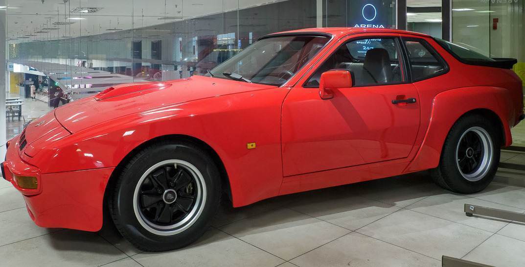 Могилевчанин сделал из Porsche 924 версию Carrera GT и теперь продает. За сколько?