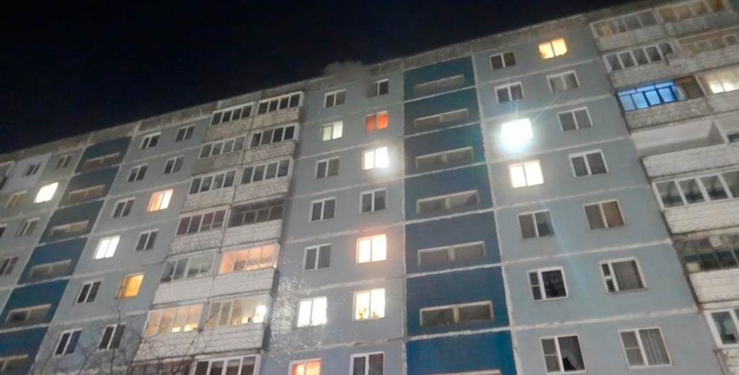 Могилевские спасатели вынесли из горящей квартиры двух пенсионеров