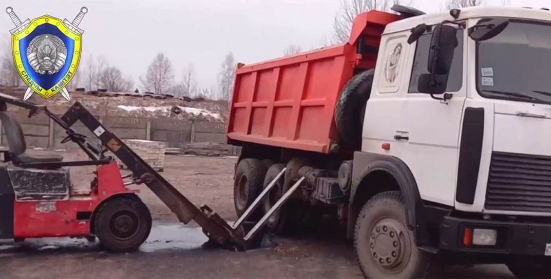 В Костюковичском районе оторвавшаяся деталь ударила по голове и убила рабочего пилорамы