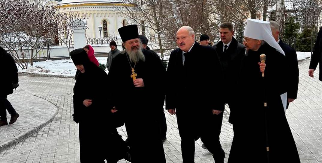 Лукашенко: Настало время властям и обществу сделать шаг навстречу людям, которые ошиблись и уехали из Беларуси