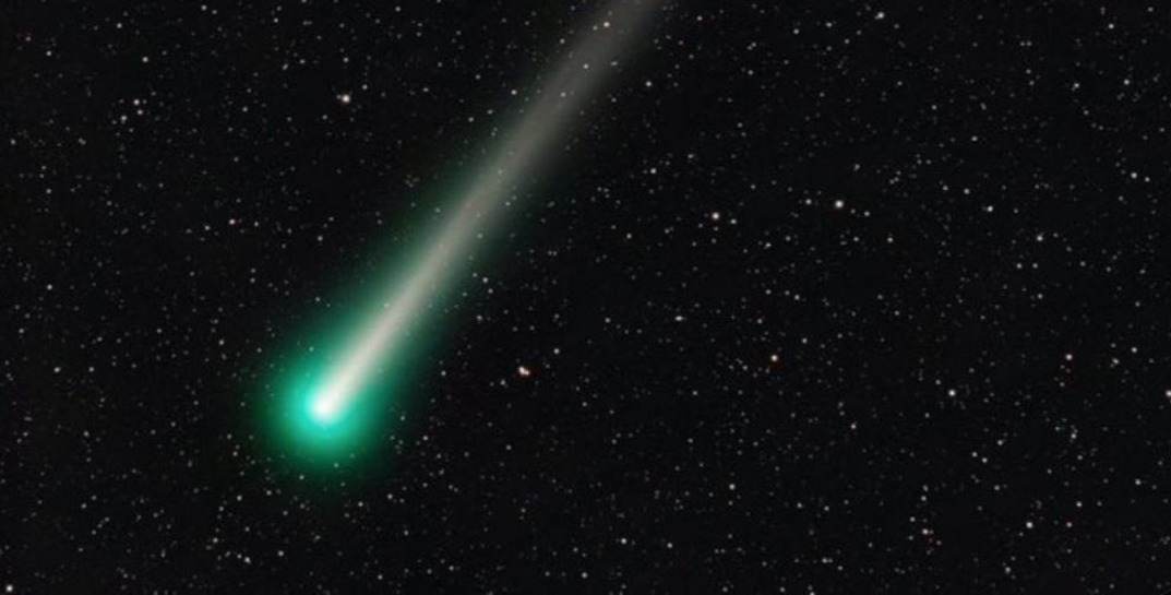 Впервые за 50 тысяч лет: Редкая зеленая комета скоро пролетит около Земли