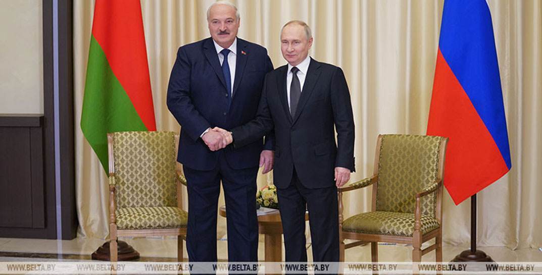 «Миролюбивым странам не удалось зажать Беларусь и Россию, импортозамещение идет полным ходом». О чем говорили Лукашенко и Путин перед началом переговоров