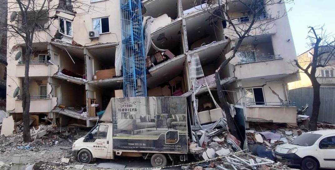 В Турции полностью снесут пострадавший от землетрясения город