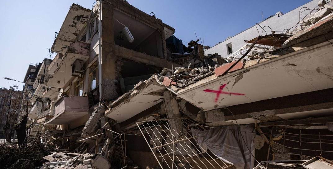 В Турции трех человек спасли спустя 13 дней после землетрясения
