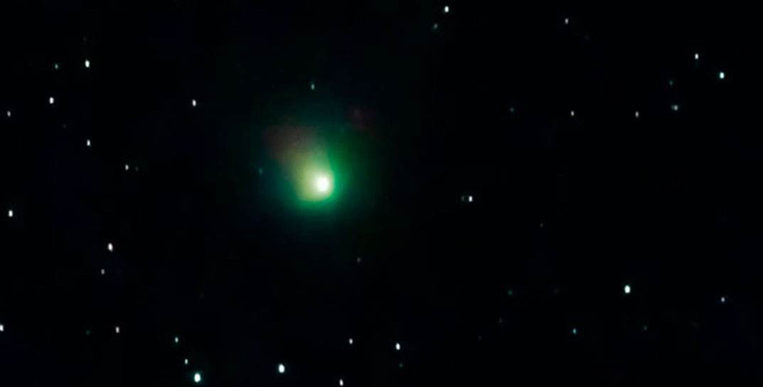 Челябинец сфотографировал зеленую комету, которая прилетает к Земле раз в 50 тысяч лет