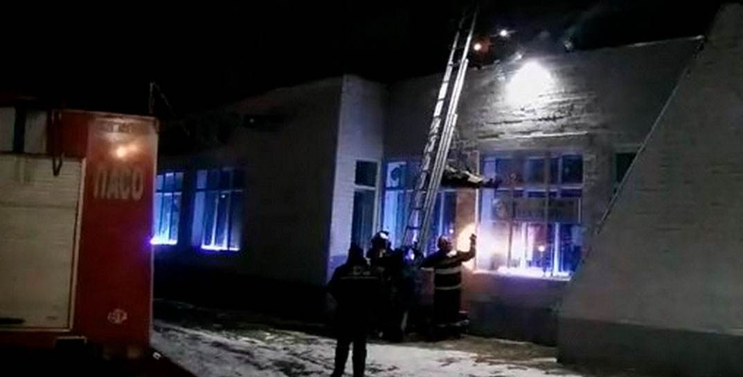 «Закружилась голова». Житель Могилева вышел ночью покурить и упал с третьего этажа