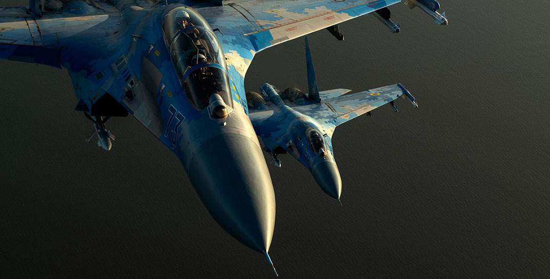 Financial Times: Россия накапливает самолёты и вертолёты вблизи границы с Украиной