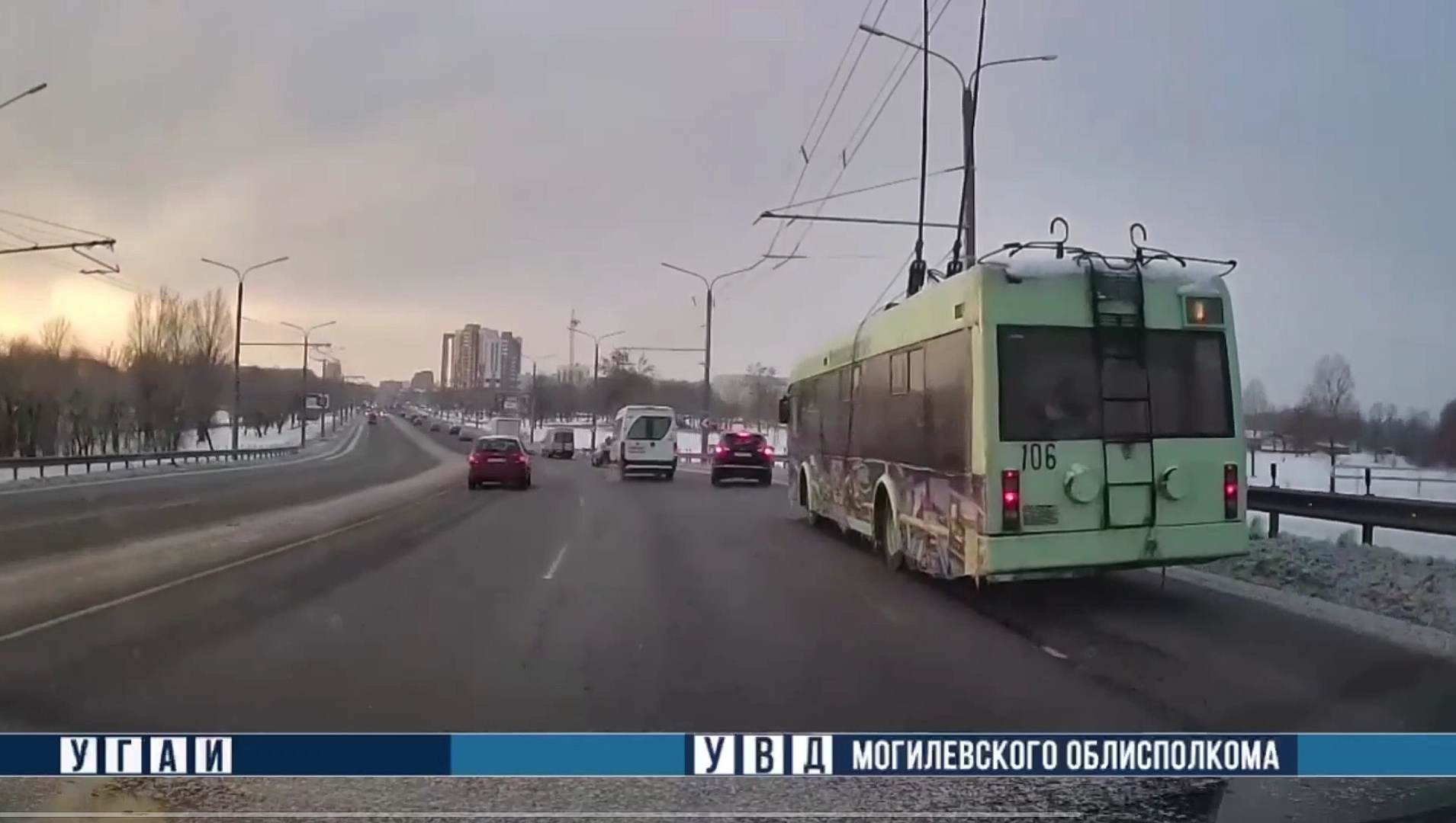 В Могилеве реакция водителя маршрутки помогла избежать ДТП