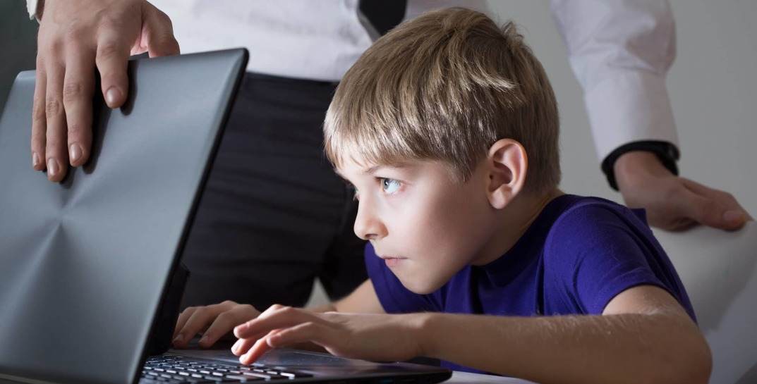 В Беларуси хотят вести государственный контроль за нахождением детей в интернете