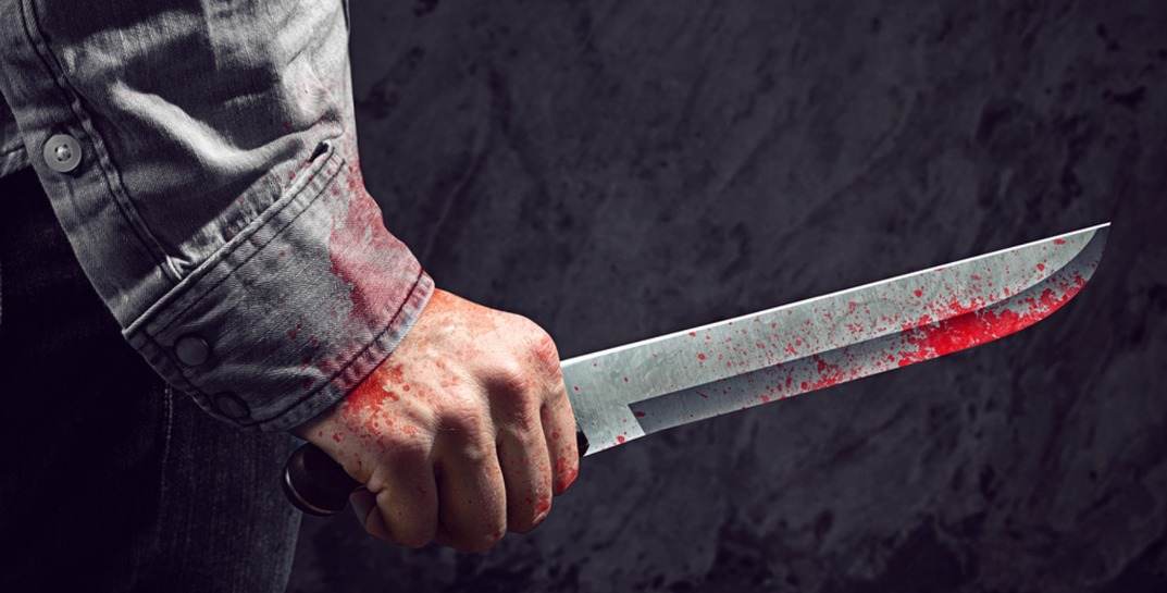 В Минске отчим дважды ударил ножом в шею 13-летнего пасынка и оставил его умирать