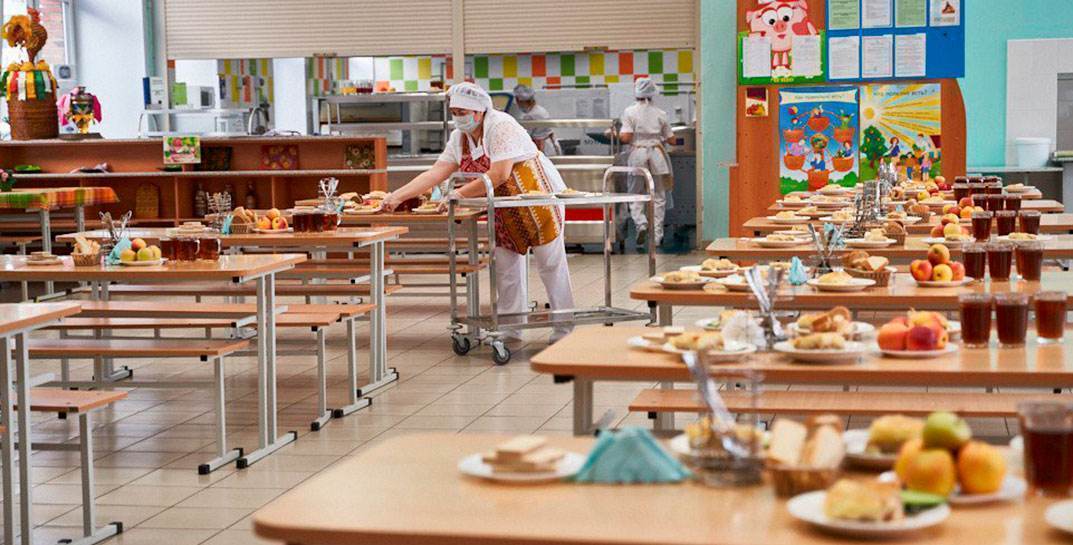 Учителям официально разрешили обедать в школьных столовых — в Кодекс об образовании внесли соответствующий пункт