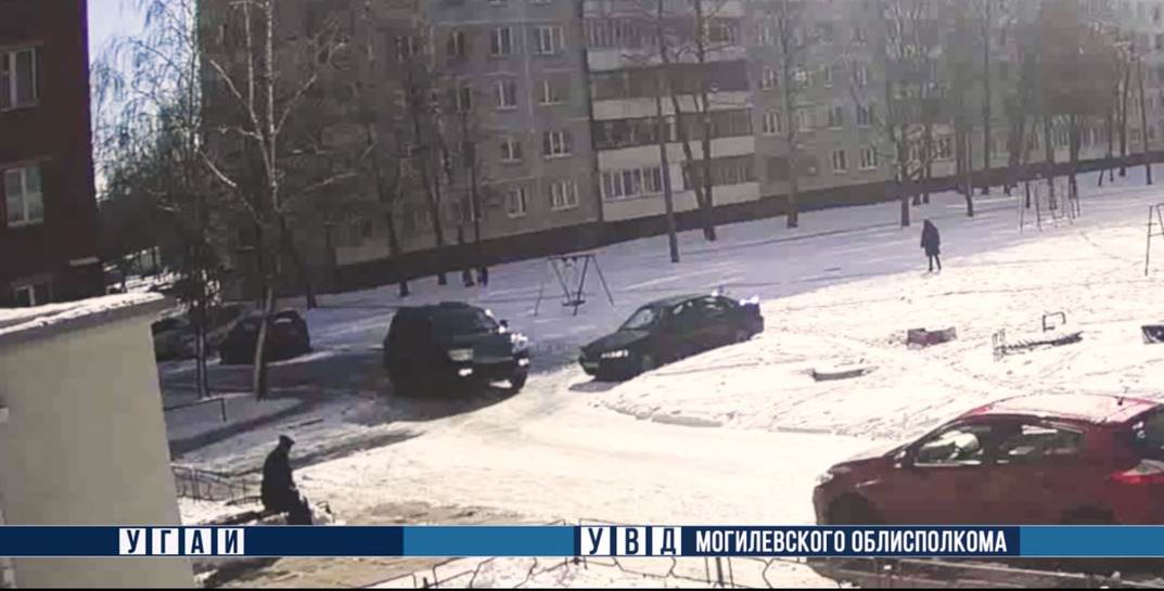 В Могилеве водитель уехал с места ДТП, но попал в объектив камеры. Как его наказали?