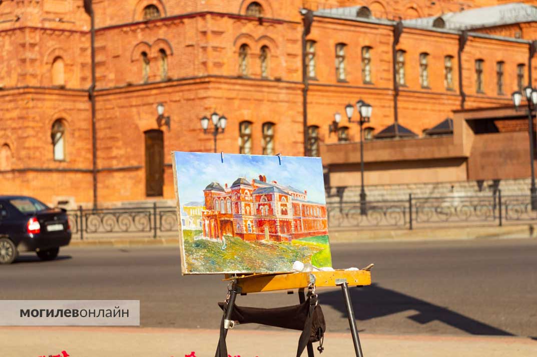 Могилевский драмтеатр на картине художника