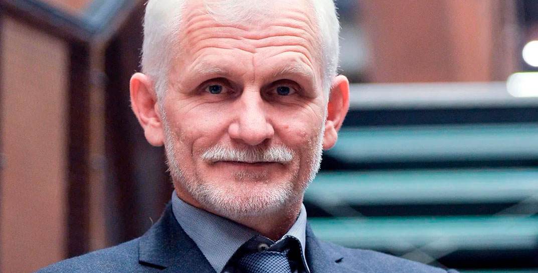 Суд огласил приговор по делу «Вясны». Нобелевского лауреата Алеся Беляцкого приговорили к десяти годам колонии