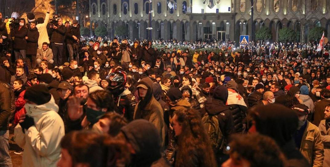 В Грузии начались акции протеста против закона об иноагентах