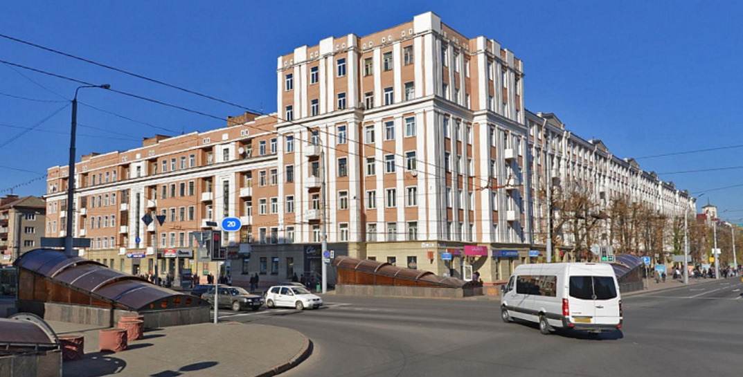 В этом доме в Могилеве должна была жить элита новой столицы БССР. Что за он и какие квартиры там продают?