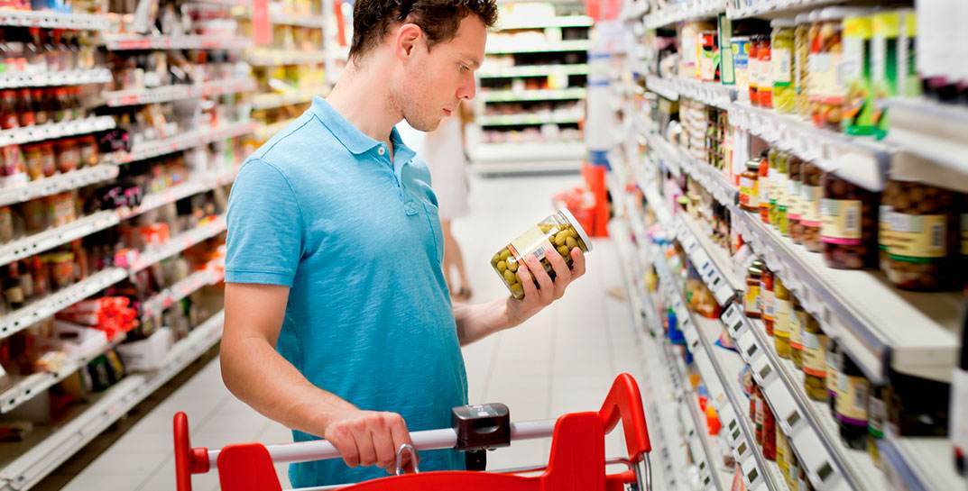 В Беларуси запретили продавать котлеты, икру и подсолнечное масло — какие именно?