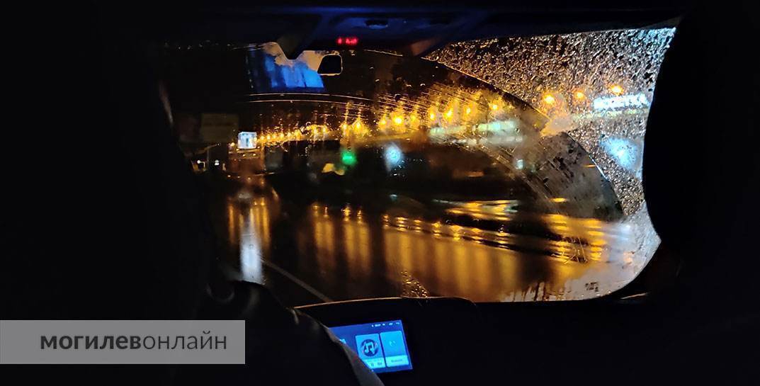 Могилевчанин так боялся потерять работу и не найти новую из-за пожилого возраста, что умер прямо за рулем