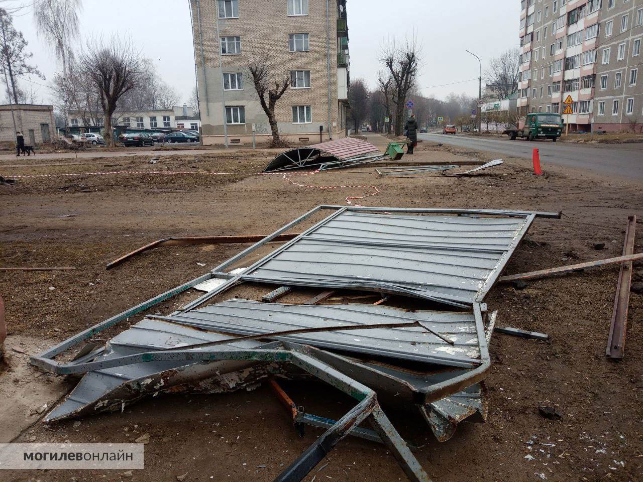 В Могилеве пьяный водитель на Porsche насмерть сбил человека, протаранив остановку